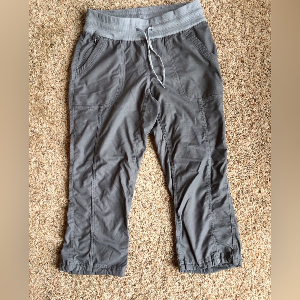 The North Face Aphrodite Capri S Small Grey Capris Crop Pants Nylon Hiking Gray